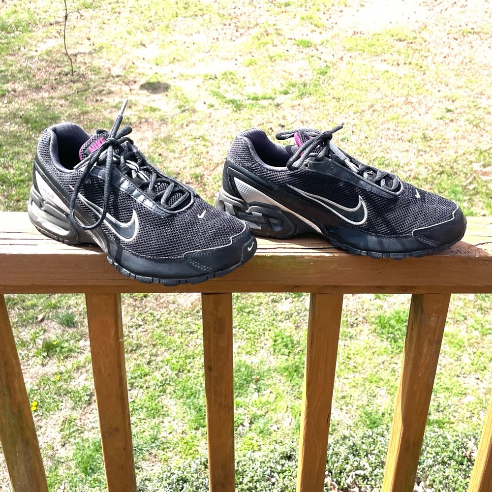 Nike Torch 3 Blk &  Silv Run Shoe Mens sz 8. foot box length 10"+-. Gently used. - Picture 7 of 12